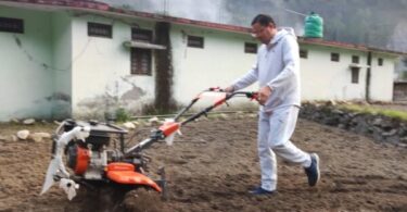 CM Dhami plowed the fields with power weeder