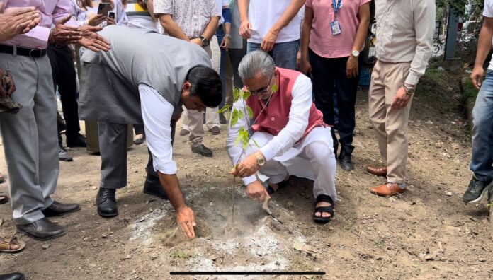 Amax-hospital-planted-saplings-on-the-occasion-of-environment-dayWhatsApp Image 2023-06-07 at 3.16.33 PM