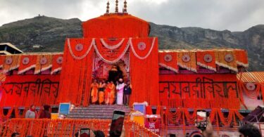 Open doors of Badrinath Dham