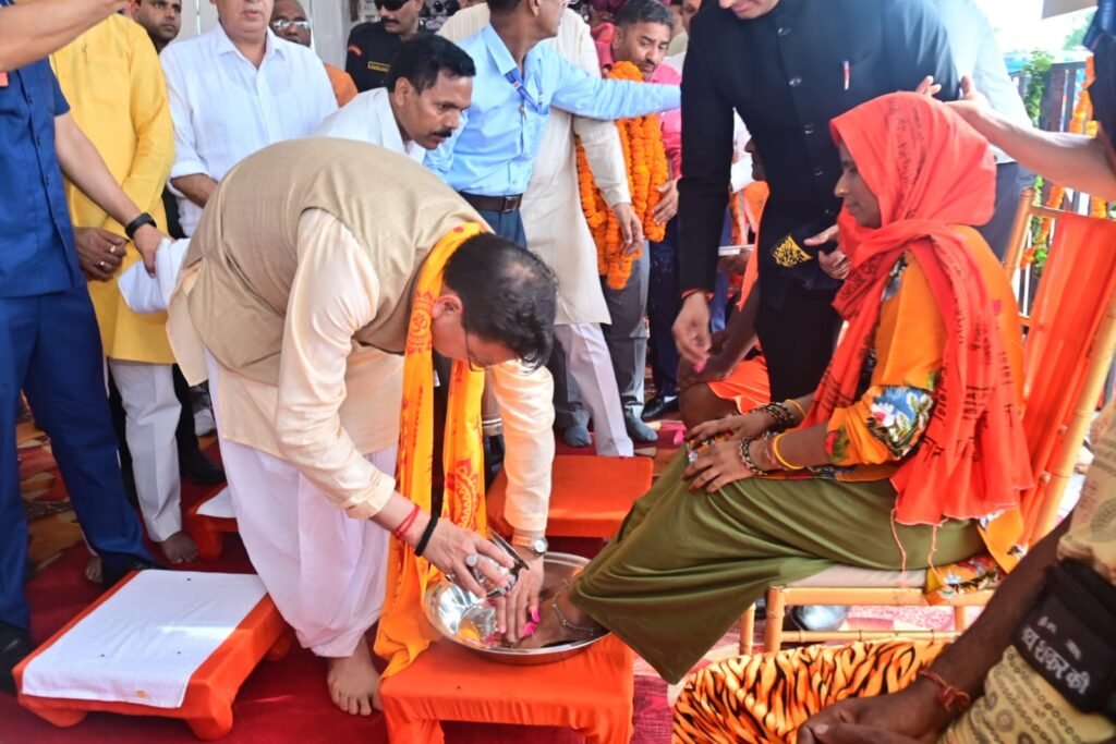 The world tallest saffron flag