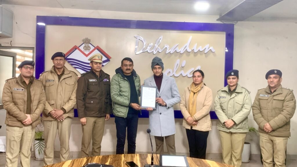 2 brave children saved woman life