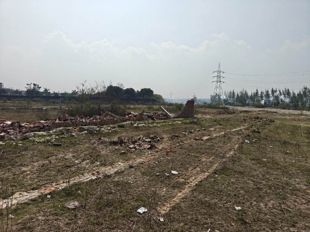 Bulldozer runs on illegal plotting